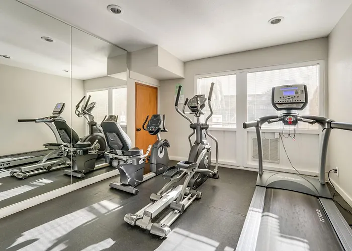 Easy Living In Old Town: W/ Pool Access! *